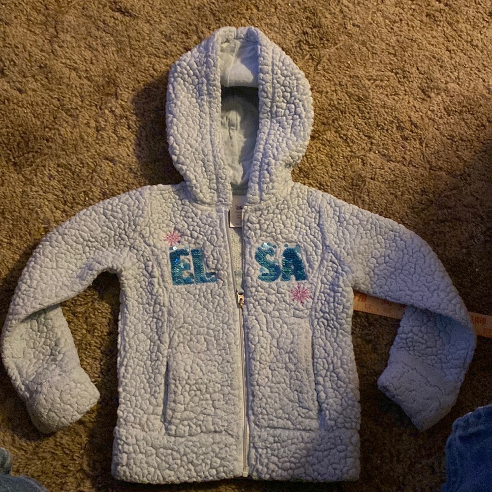 Disney, Jumping Beans. Child size 4. Elsa  faux fur